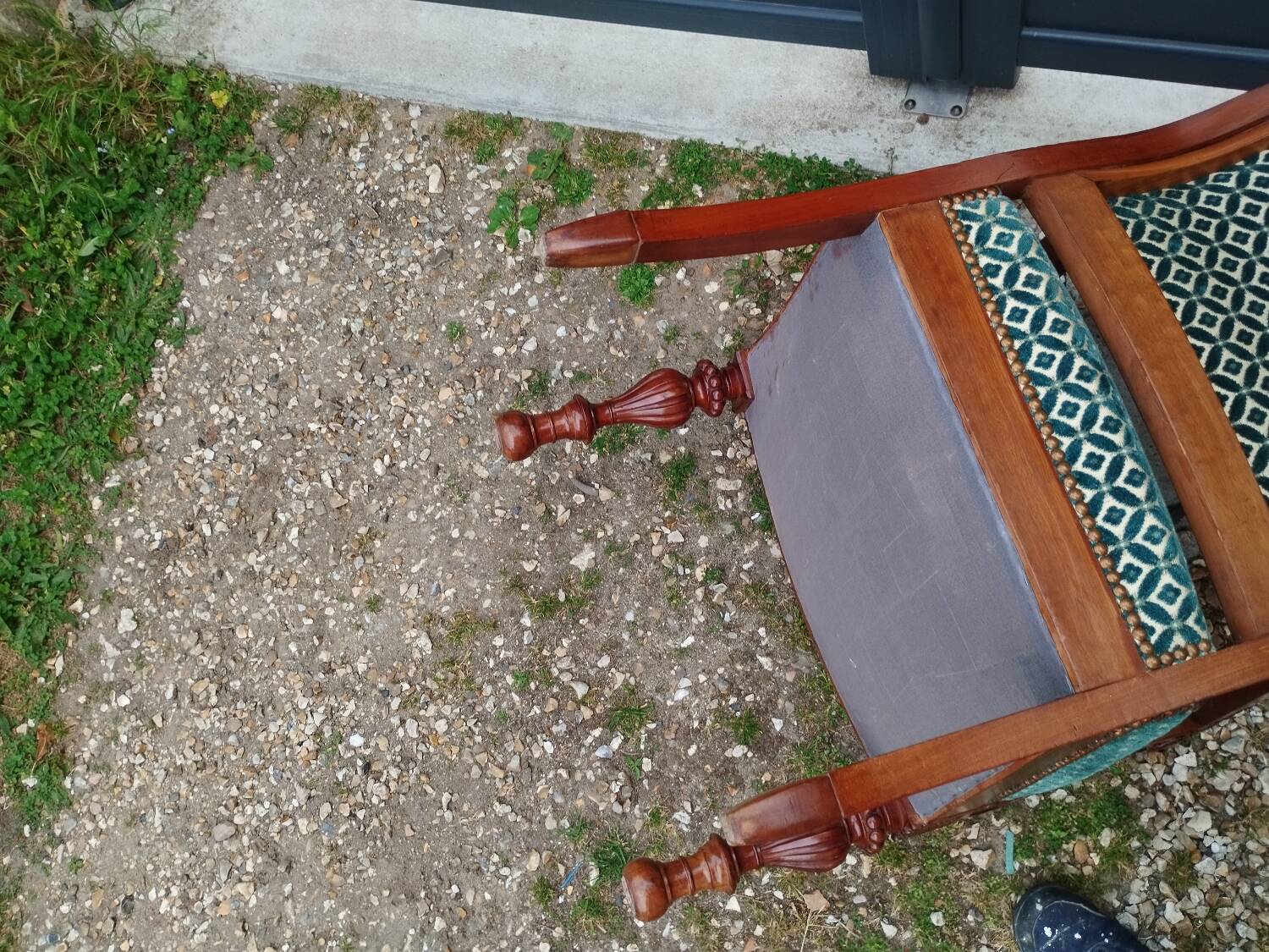 Pair of antique Louis XVI mahogany armchairs from the 19th century