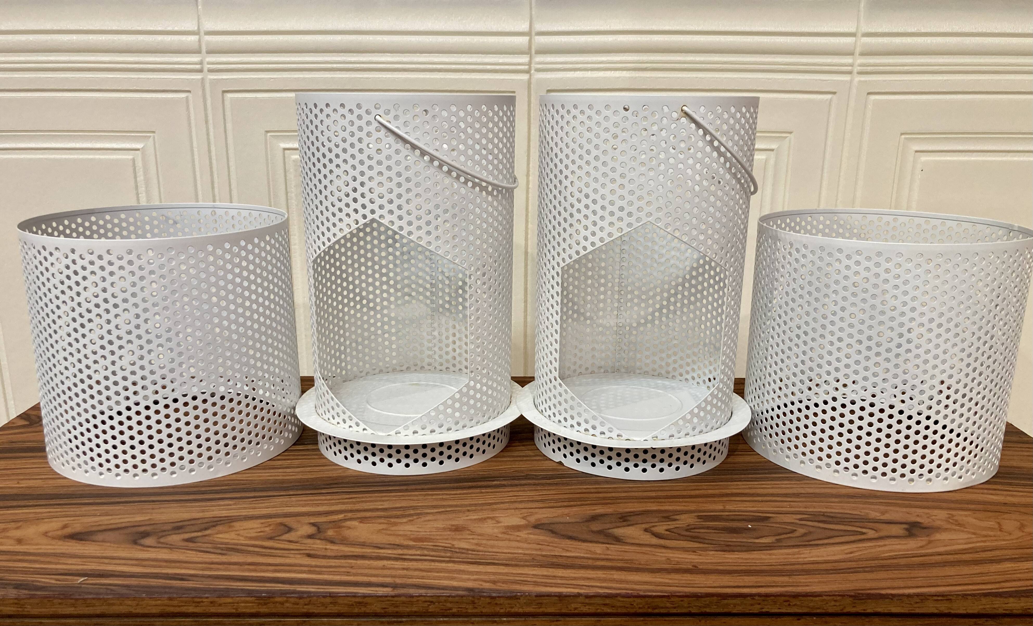 SET OF 2 LARGE METAL CANDLE HOLDERS IN SCANDINAVIAN DESIGN.