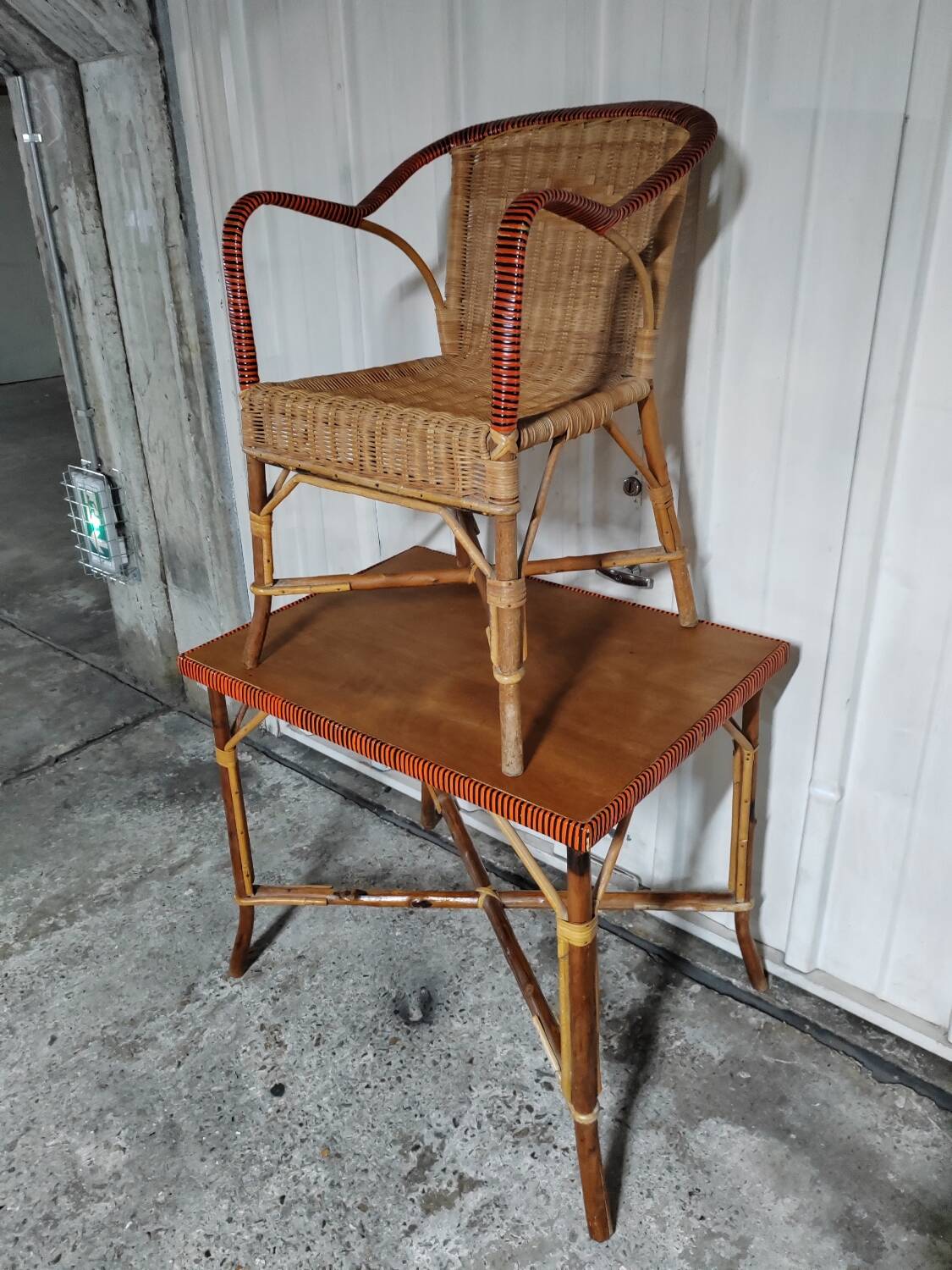Table et fauteuil rotin vintage