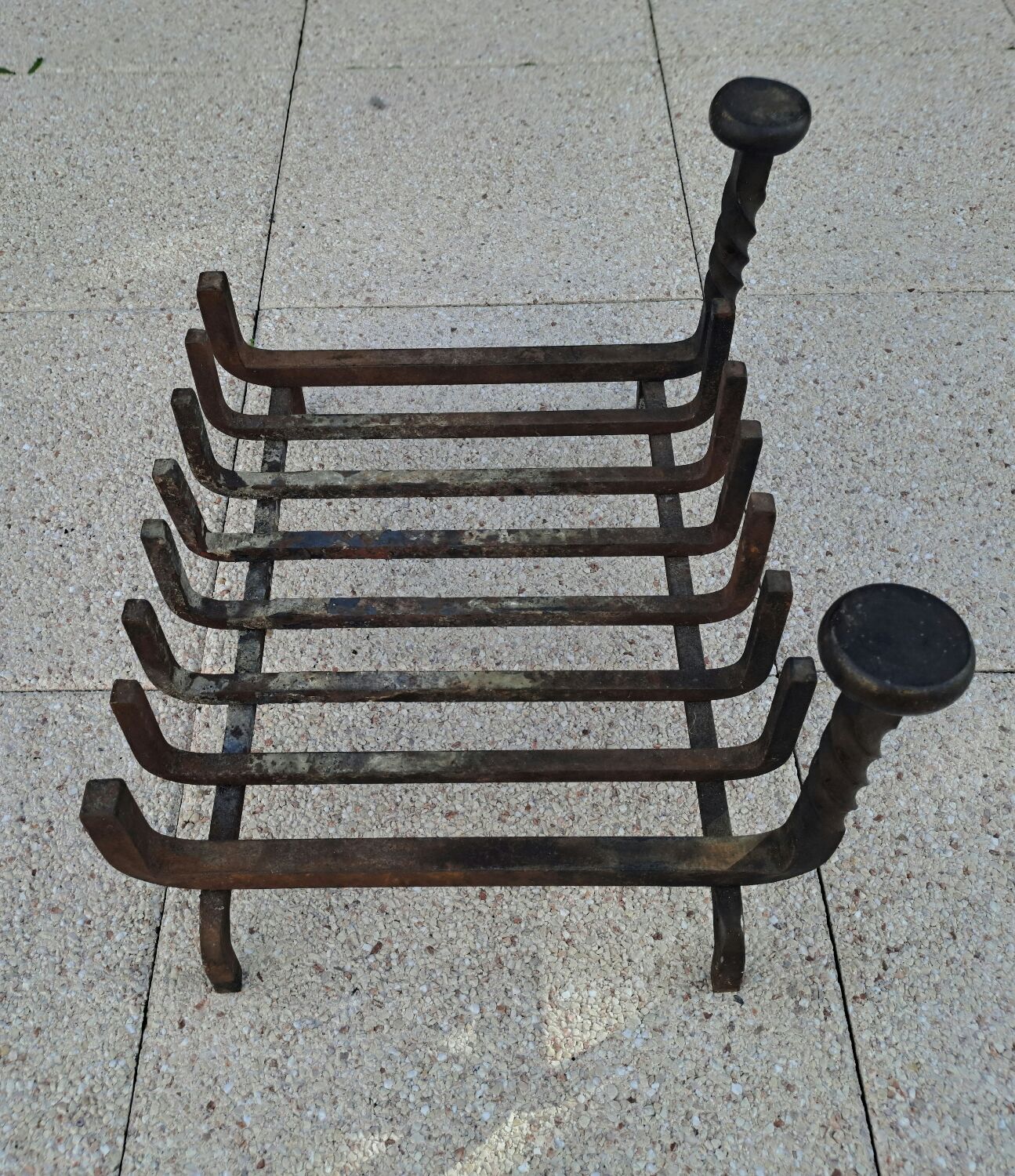Cast iron log holder
