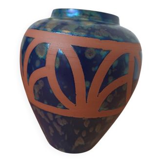 Hand-turned stoneware vase – Iridescent glaze