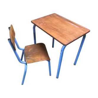 Bureau et chaise d’écolier