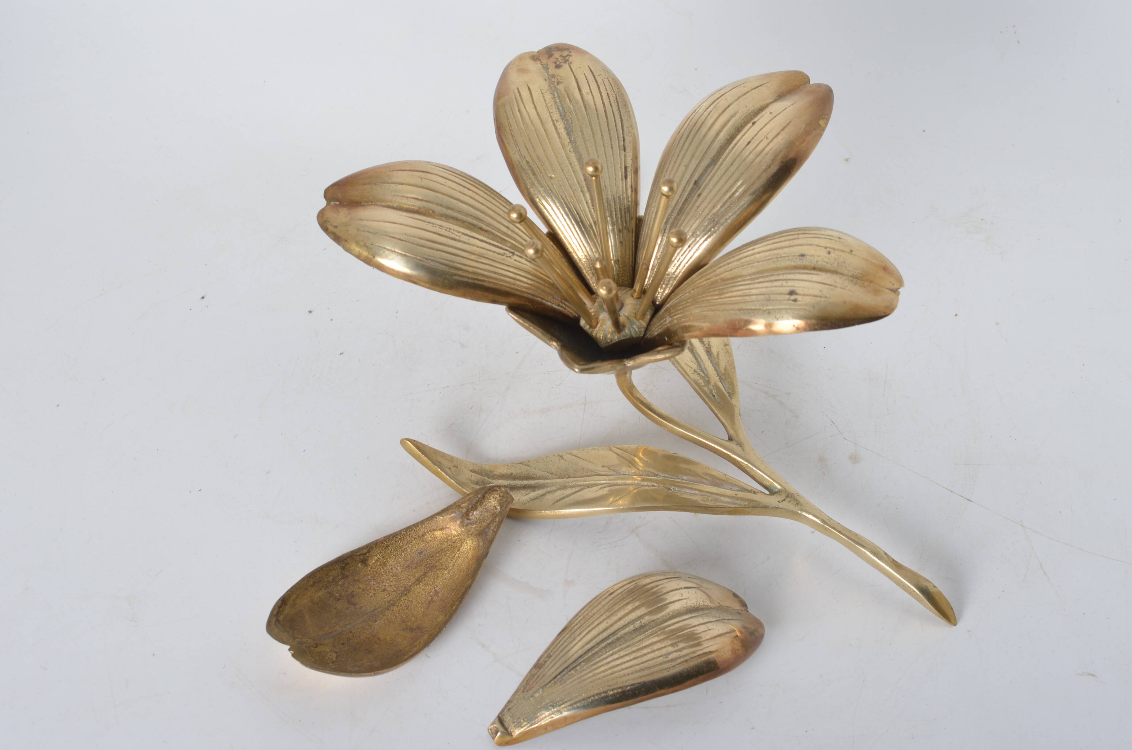 Brass flower ashtray