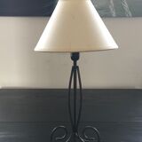 Tripod spiral lamp