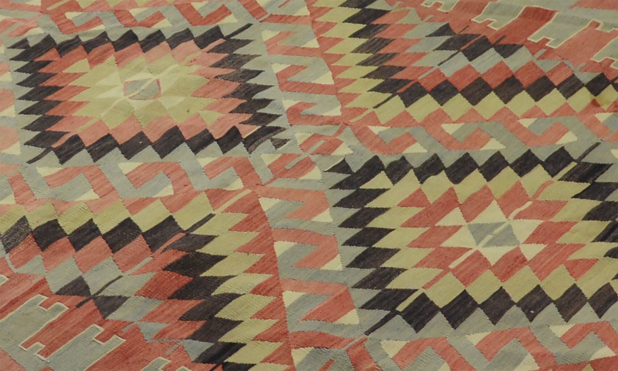 Vintage Turkish Kilim Elegant 170x310 cm Handwoven Bohemian Spirit