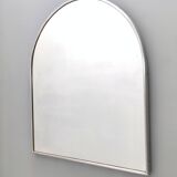 Miroir mural minimaliste en forme de bouclier avec cadre en acier, Italie