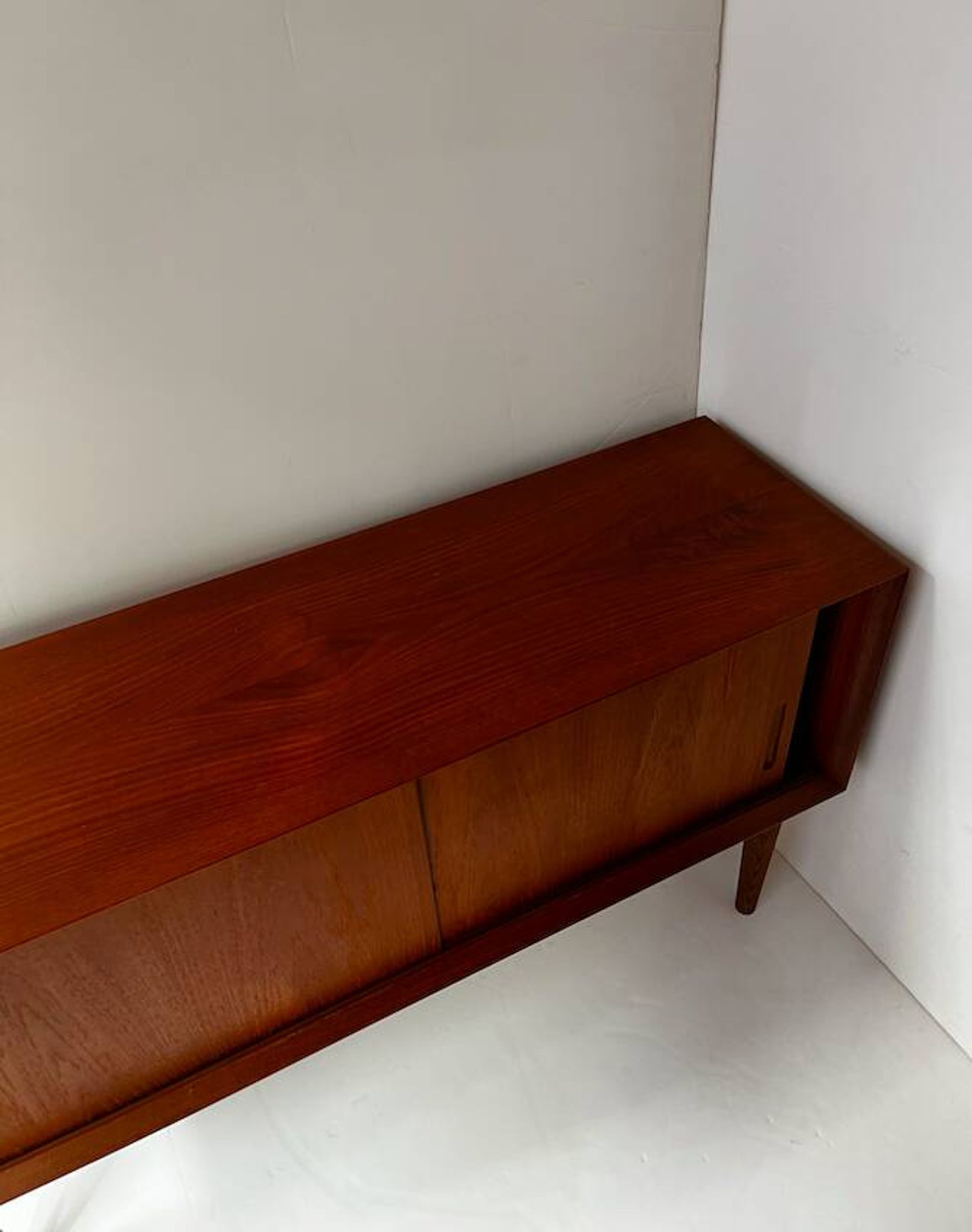 Meuble buffet bas scandinave en teck