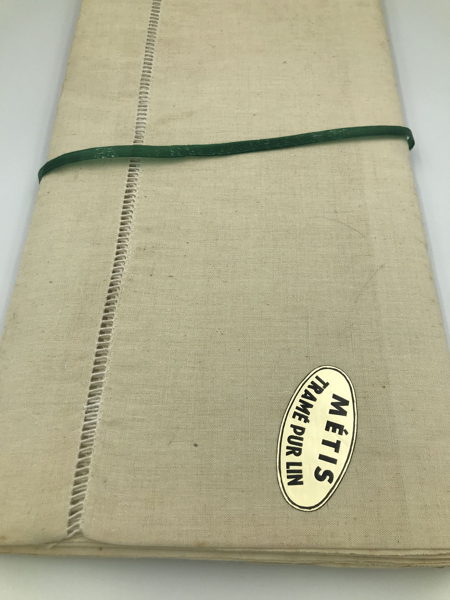 Old vintage metis drap