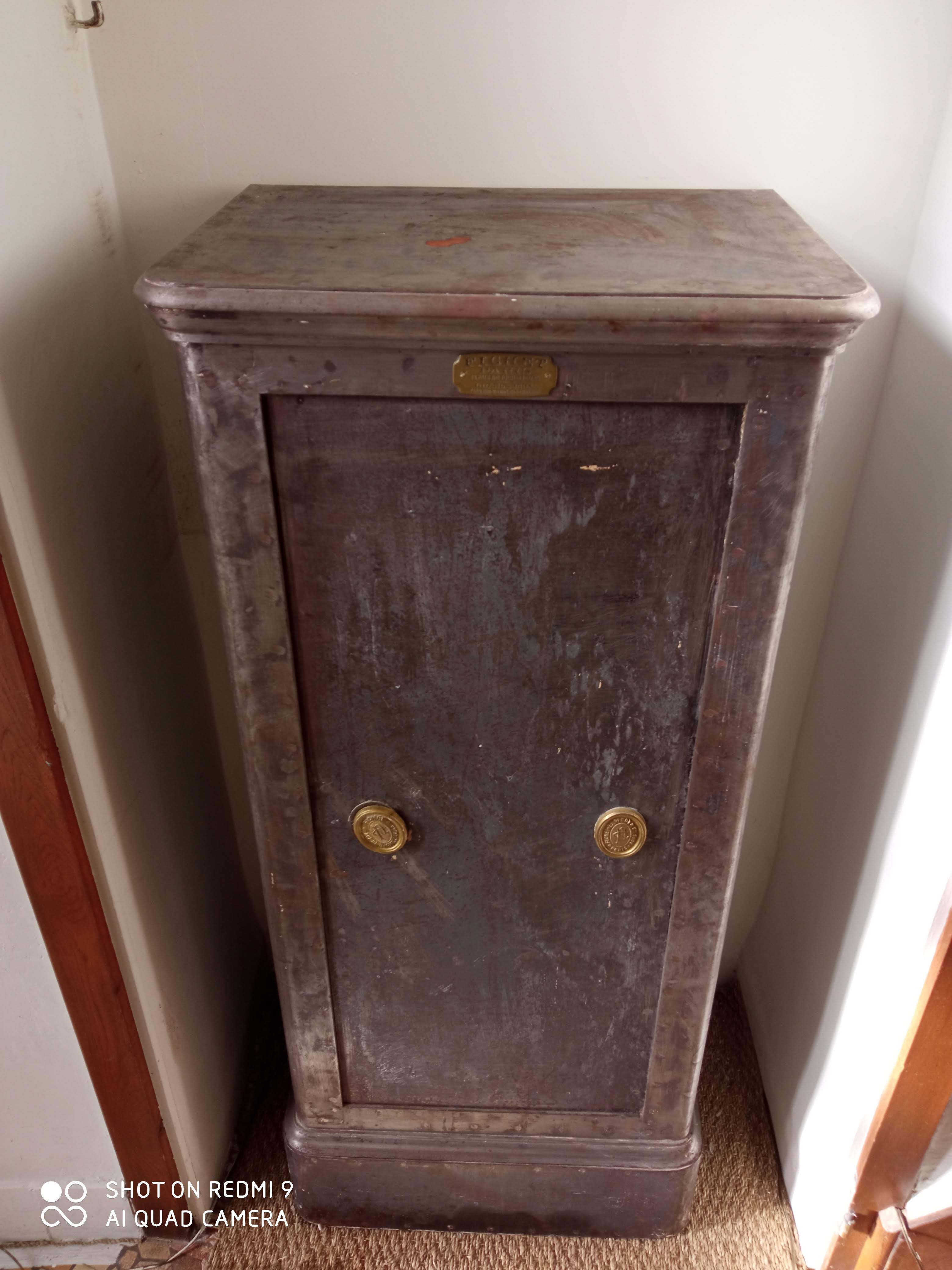 Old safe Fichet Bauché