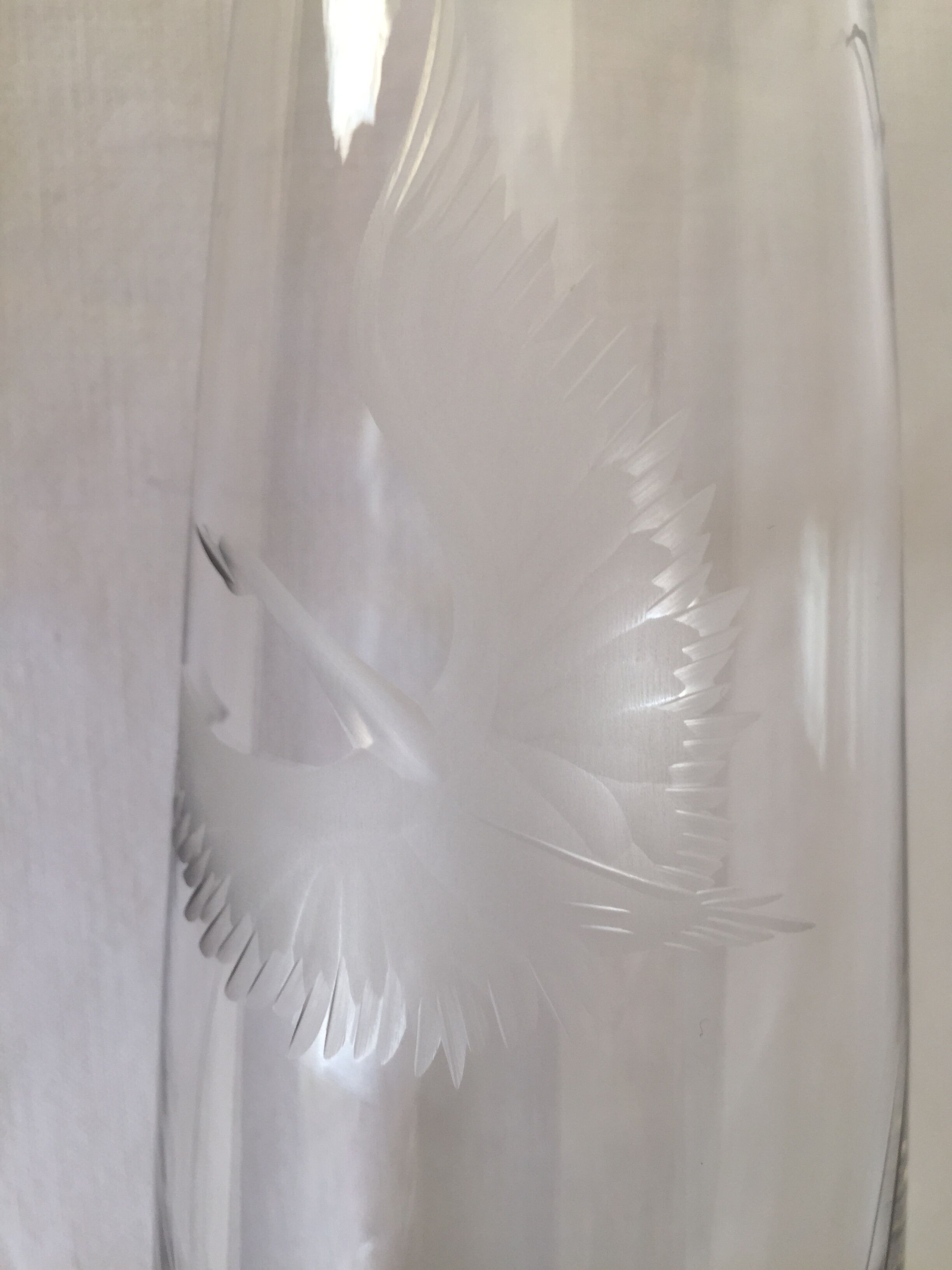 Vase en verre sculpté