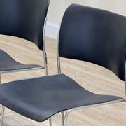 Ensemble de 8 chaises par David Rowland (en métal noir)