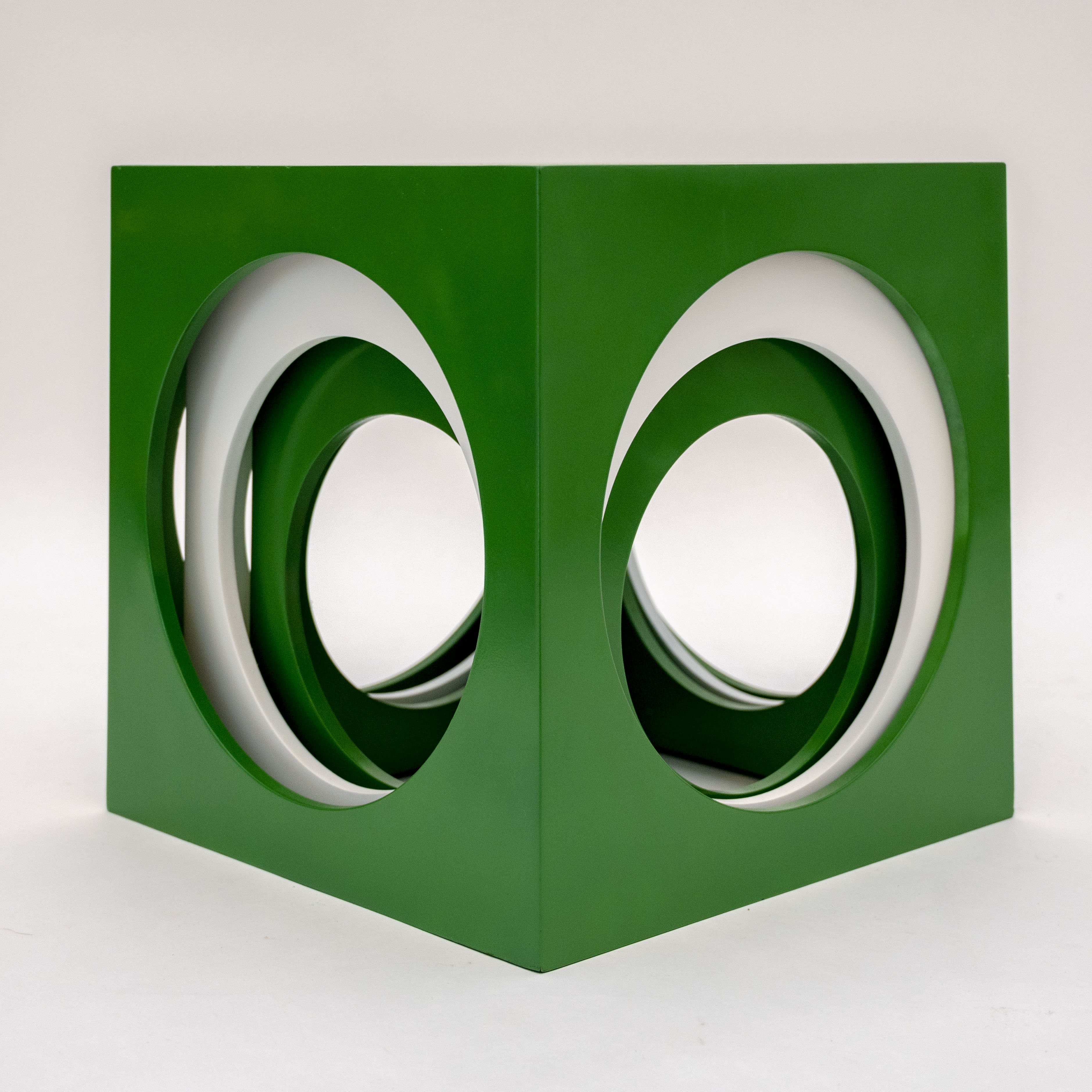 Seventie's graphical nesting tables