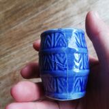 Small pot with handle imitation blue varnished barrel