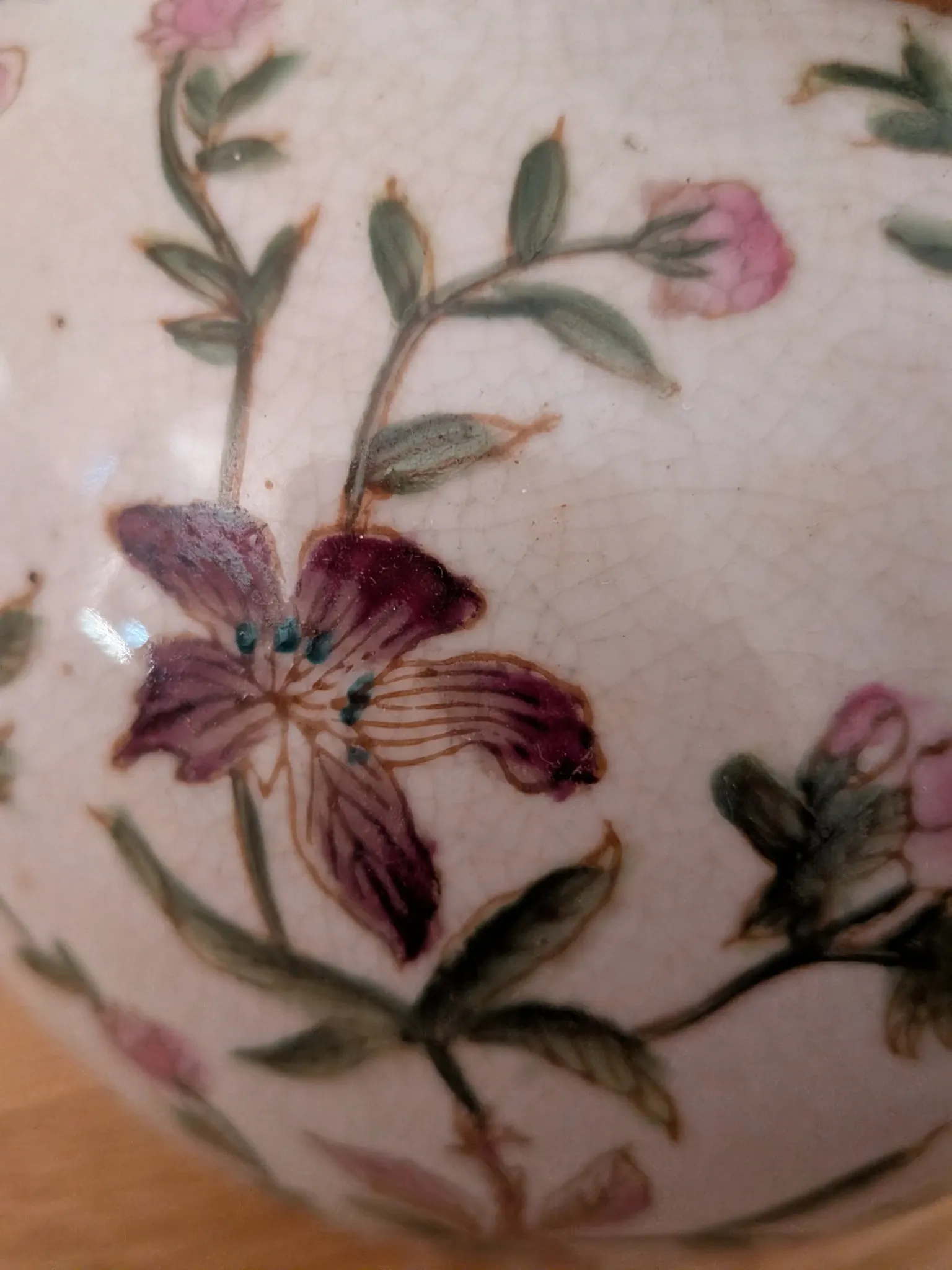 Vintage Chinese porcelain globe lamp