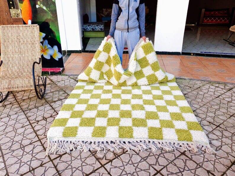 Handmade Moroccan Berber rug size 200 x 300 cm