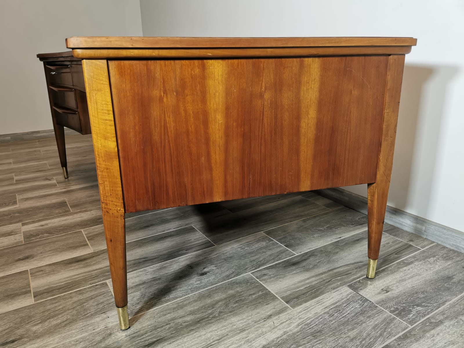 Bureau du milieu du siècle