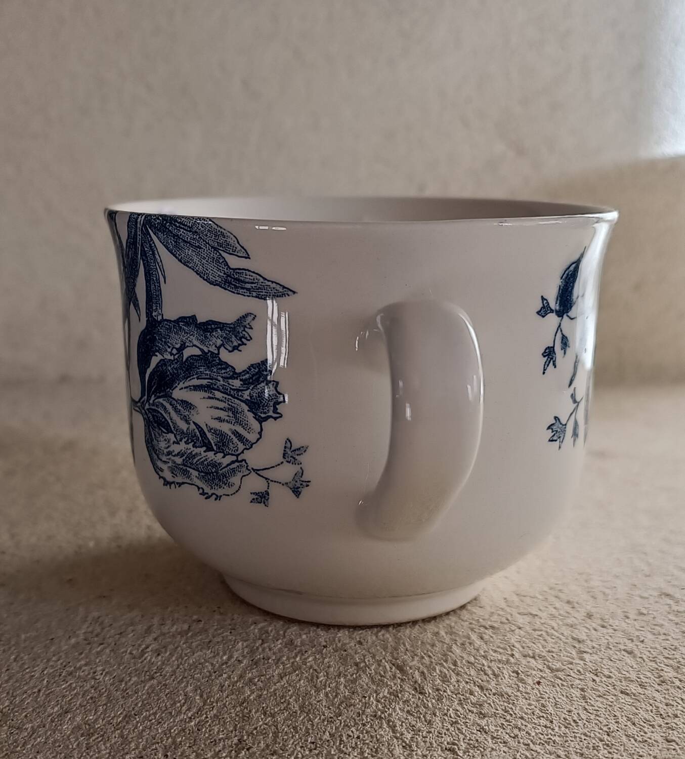 Gien tulip breakfast cup