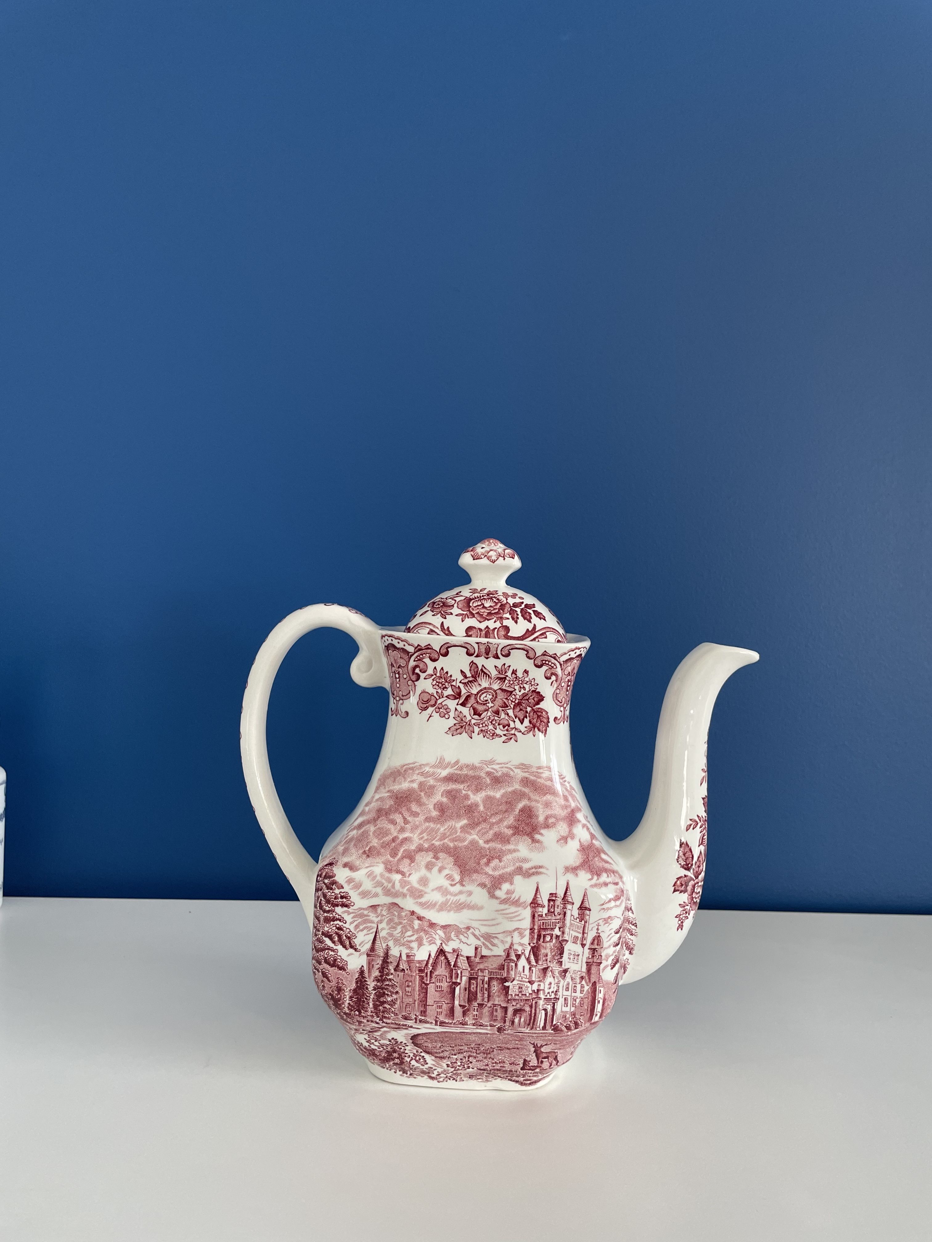 English porcelain tea maker royal homes of britain enoch wedgood tunstall