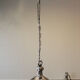 Suspension en nickel, style industriel.