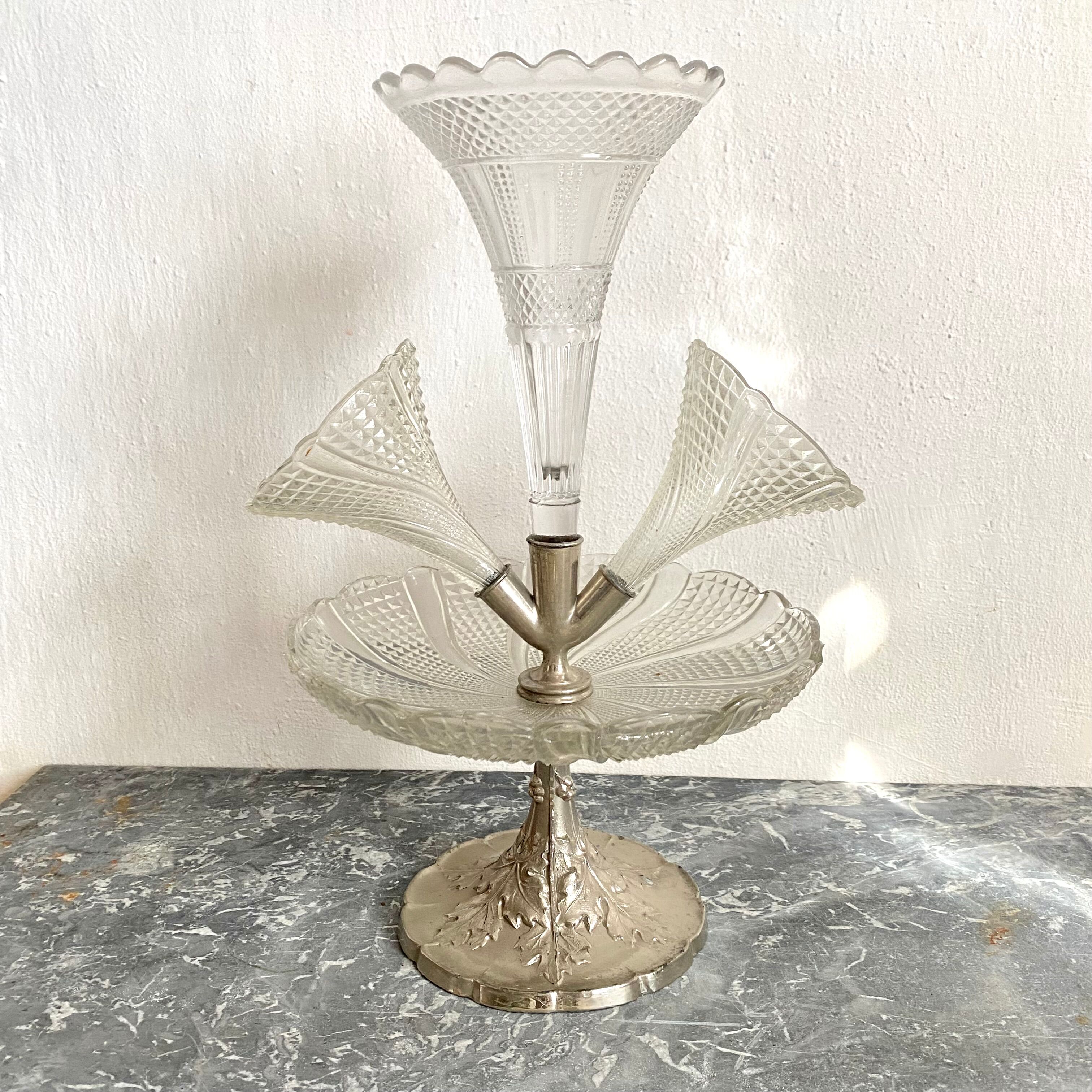 Center table tulip tree vases cornets