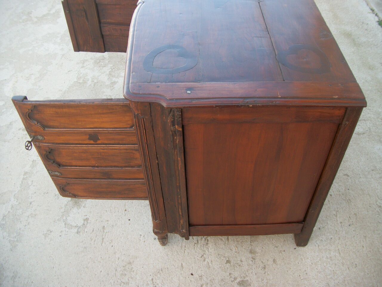 Regency buffet chest of drawers