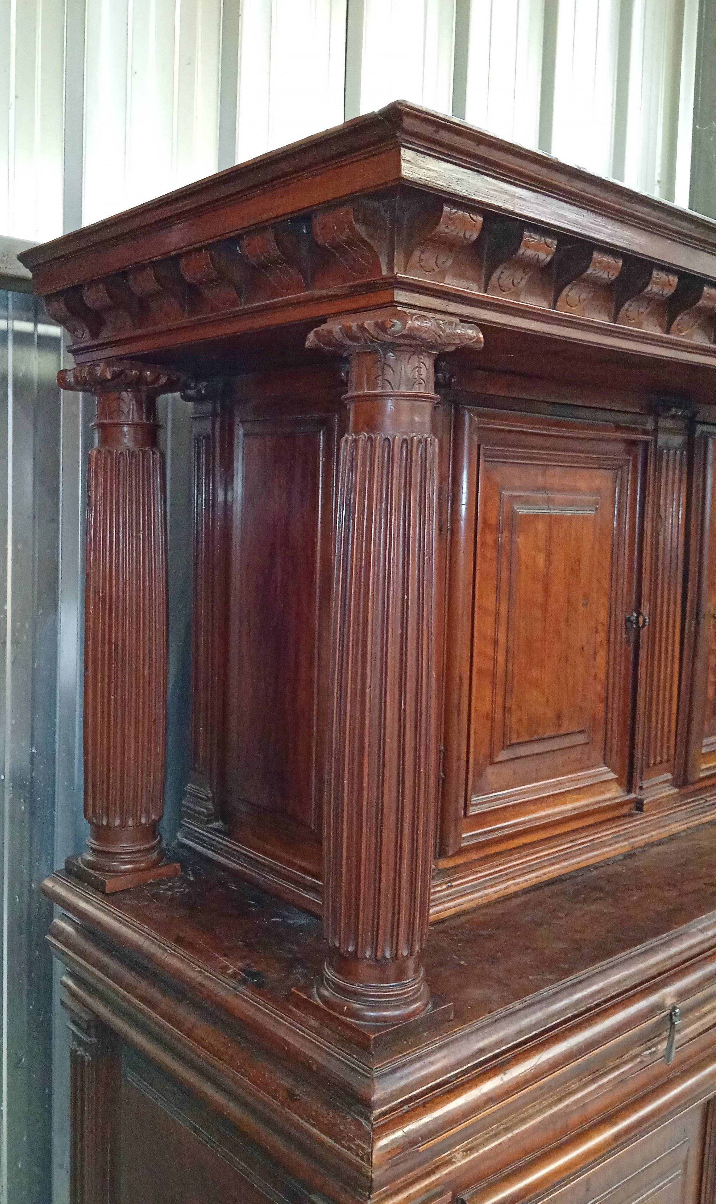 Important two-body buffet cabinet in Renaissance style – 19th century