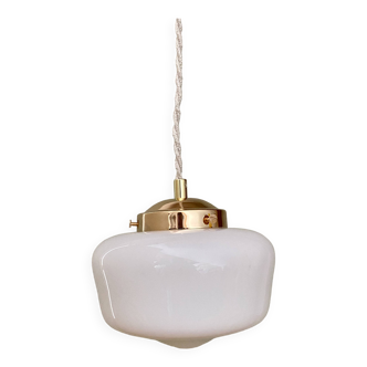 Suspension globe vintage en opaline blanche