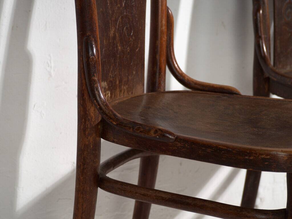 Set of 2 antique bentwood chairs by Thonet – Central Europe, circa 1900-1920