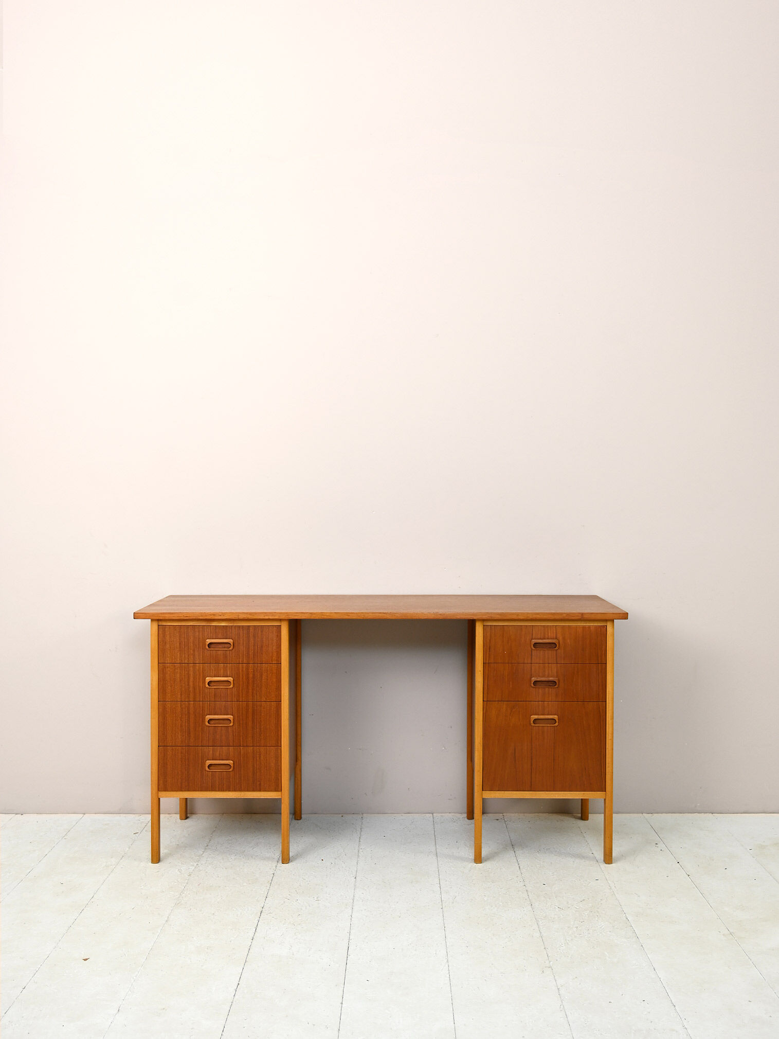 Scandinavian 1960s desk with drawers