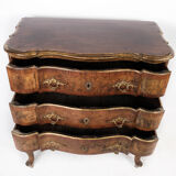 Rococo chest of drawers in walnut from Southern Germany around the 1780s