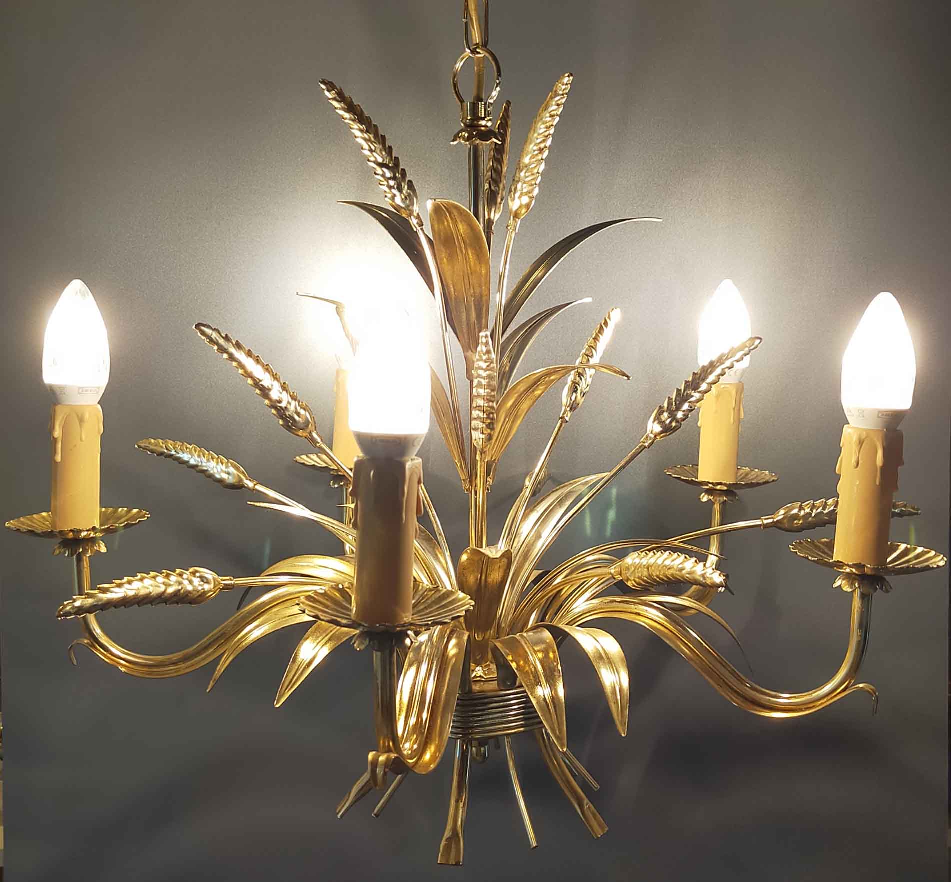 Hanging lamp ears of wheat