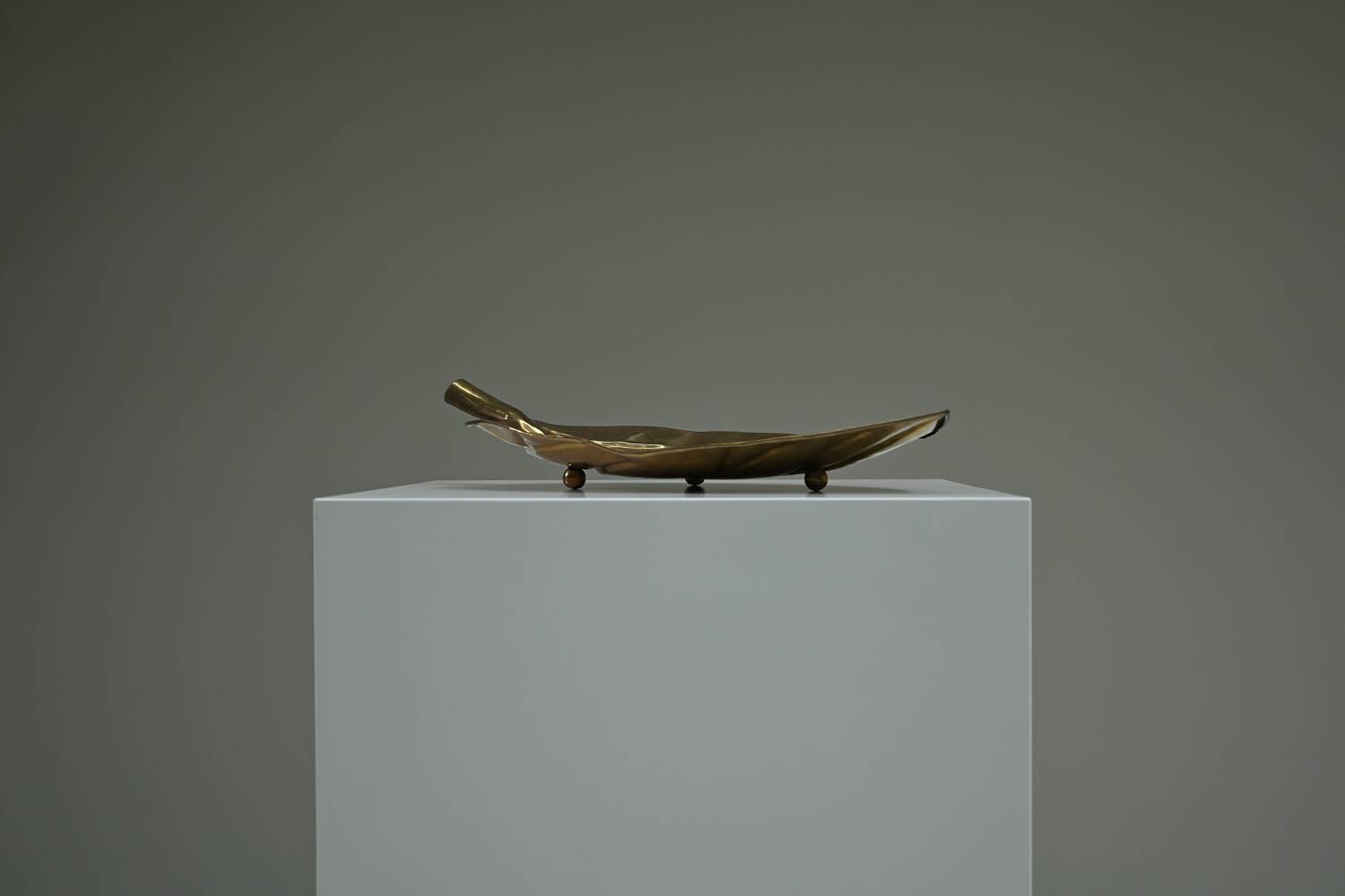 Brass leaf fruit bowl, 1970s Europe.