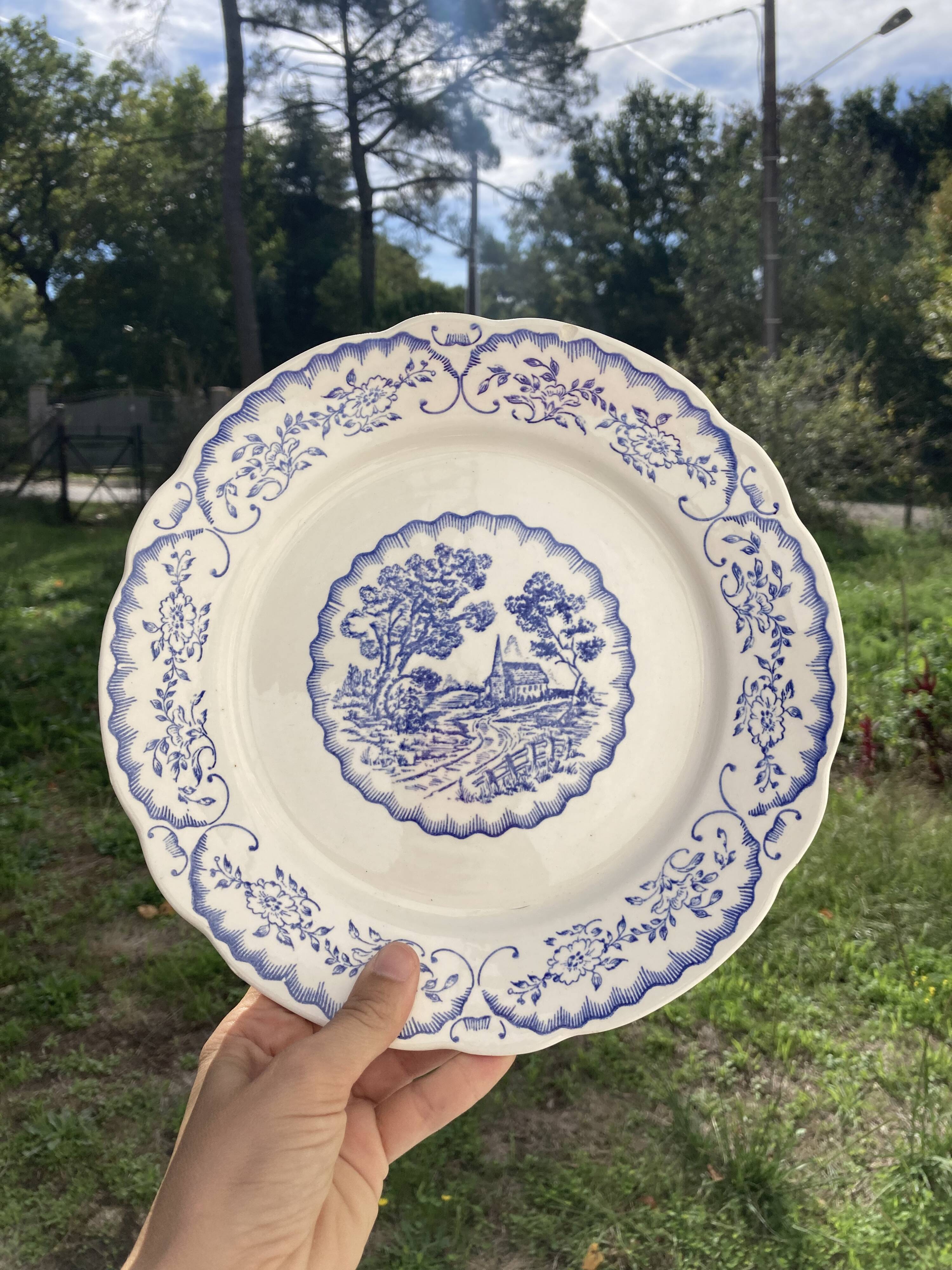 8 flat plates Digoin Sarreguemines blue and white vintage with countryside village décor