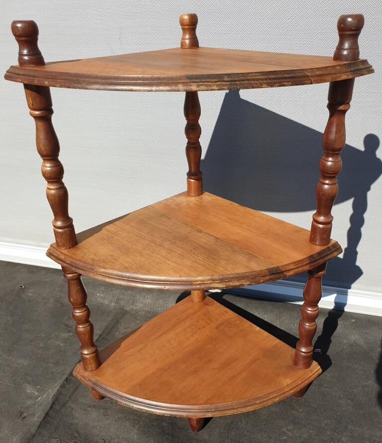Corner display 3 corner shelves in Walnut