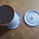 Bucket of ease 1900 enamelled chamber pot