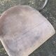Chaise en velours beige et chrome forme courbée vintage 1950