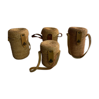 Set of 4 treatment glasses in its wicker baskets