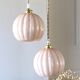 Suspension cascade verres Clichy roses