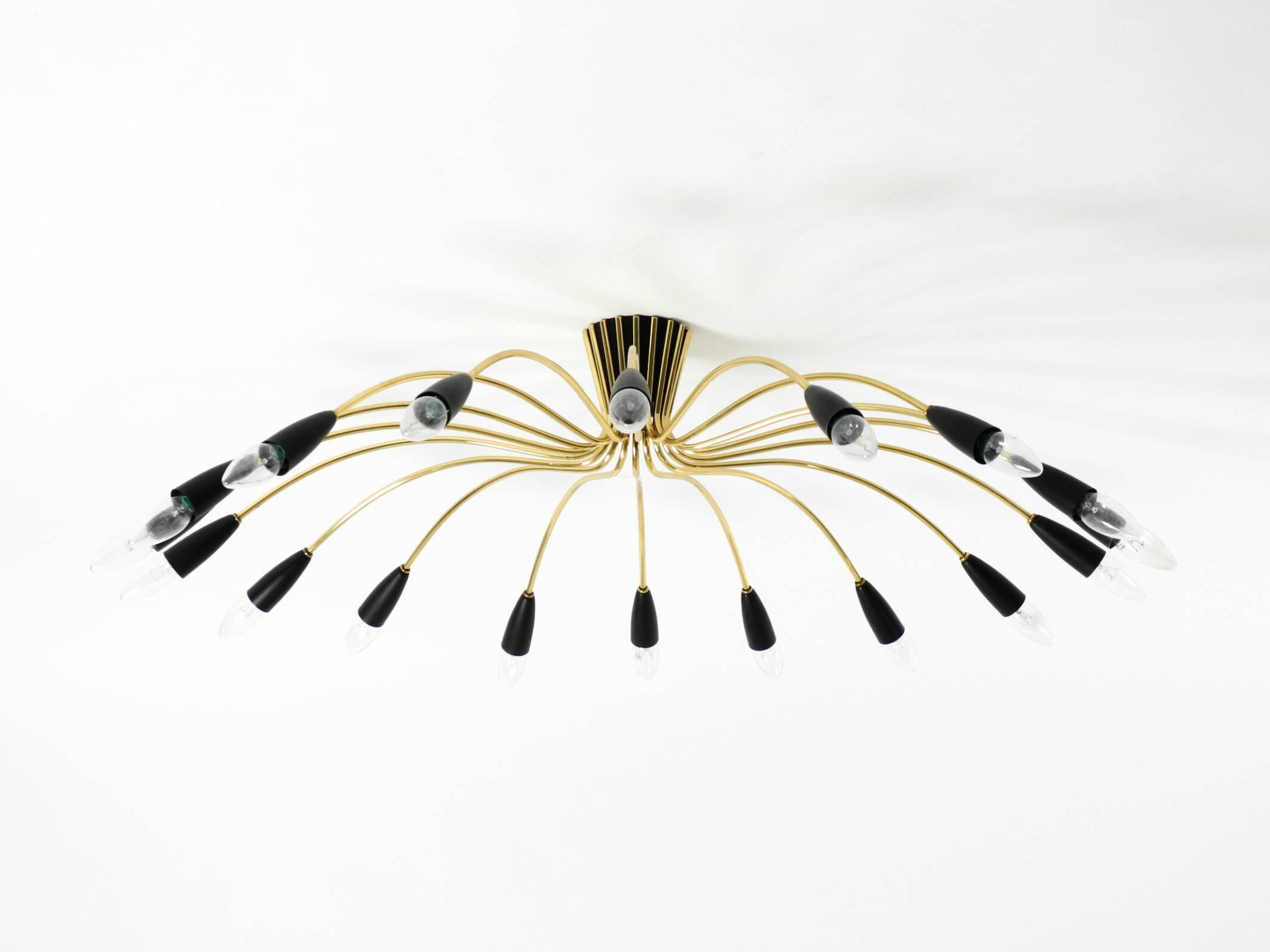 Huge 18-arm mid-century modern brass Sputnik ceiling lamp | Ø 113 cm