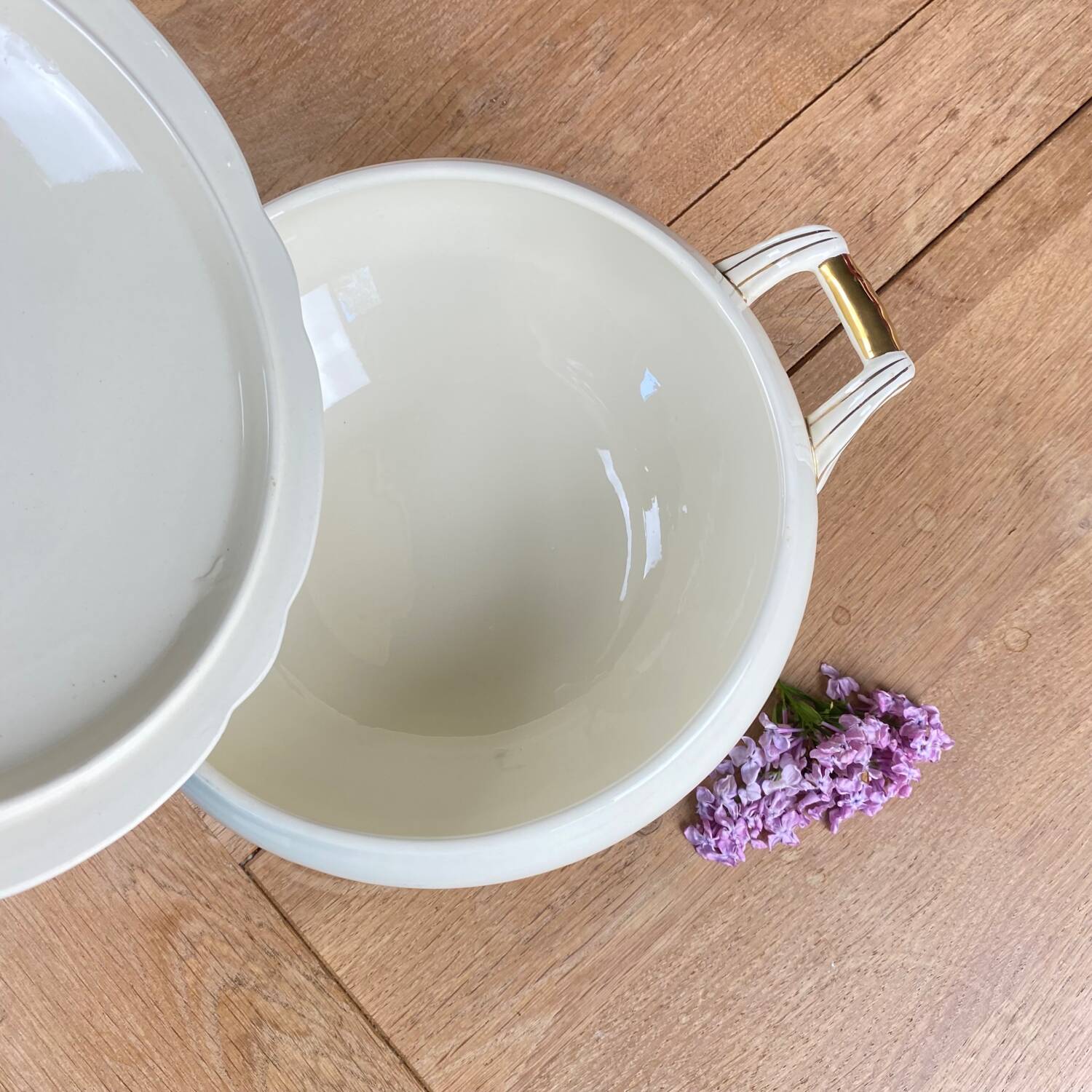 Opaque porcelain soup tureen Digoin and Sarreguemines