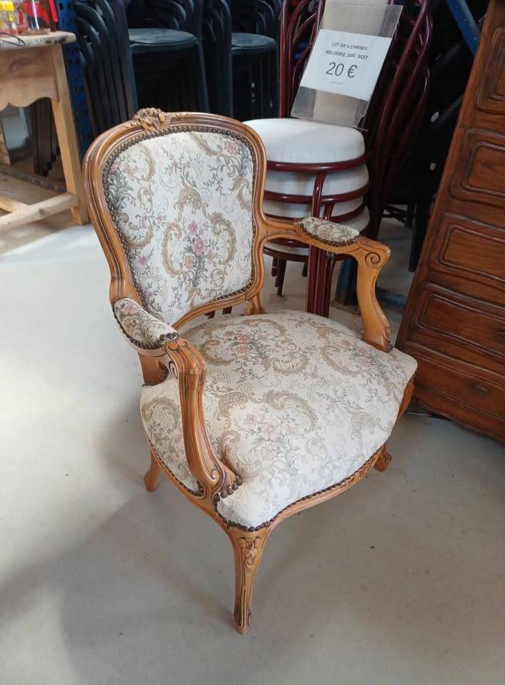 Fauteuil cabriolet de style Louis XV