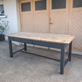 Farm table