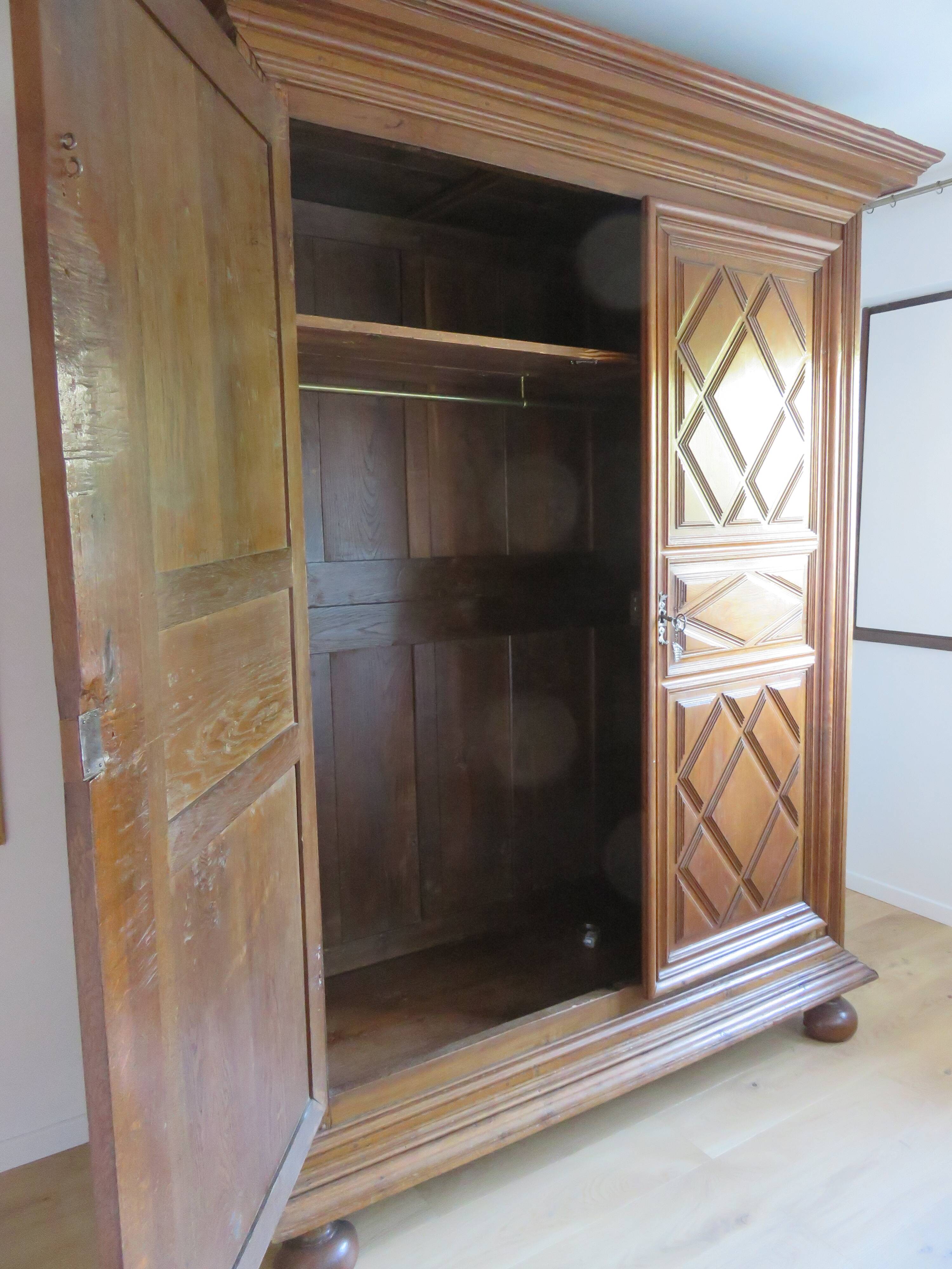 Louis XIII wardrobe in solid walnut