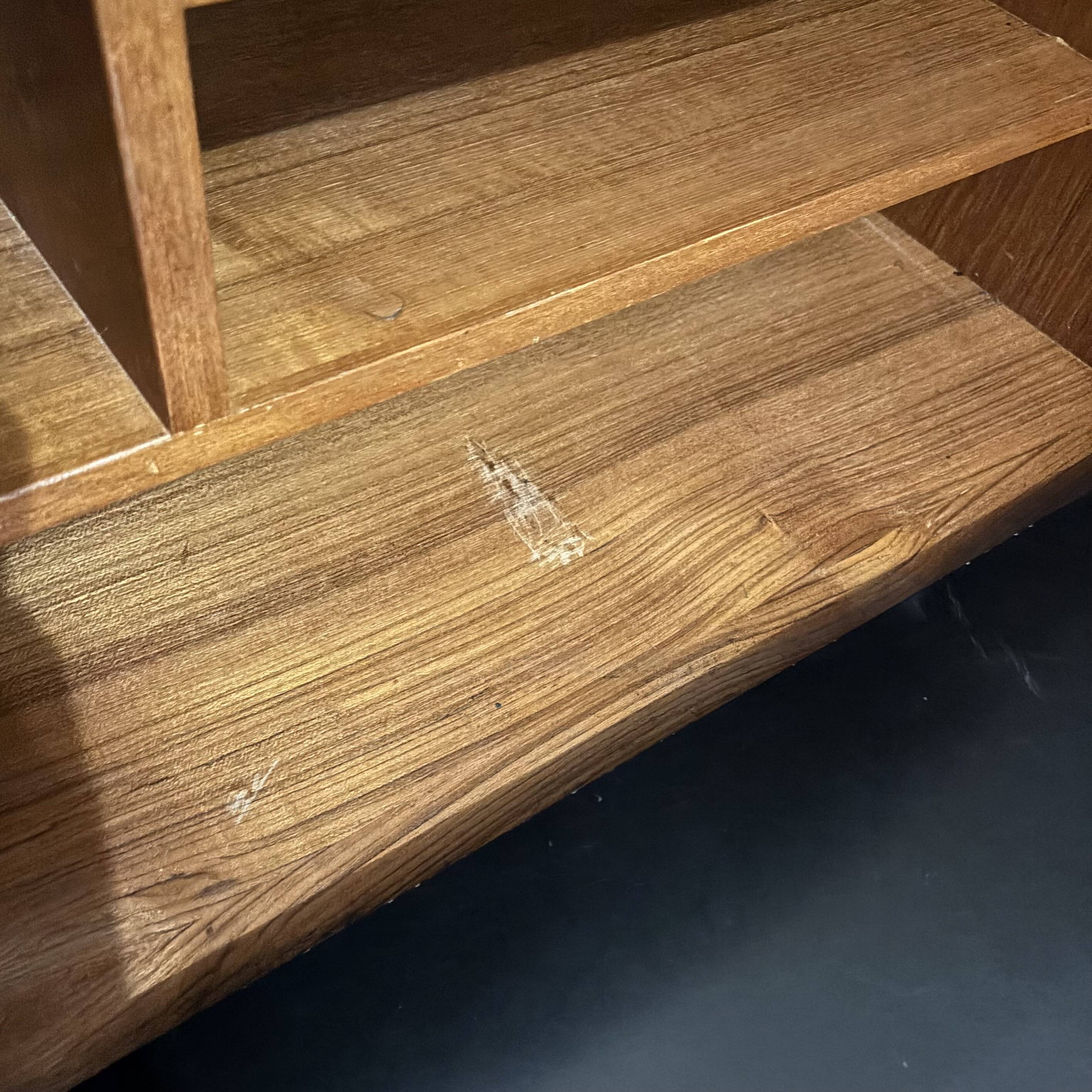 Modernist secretary
