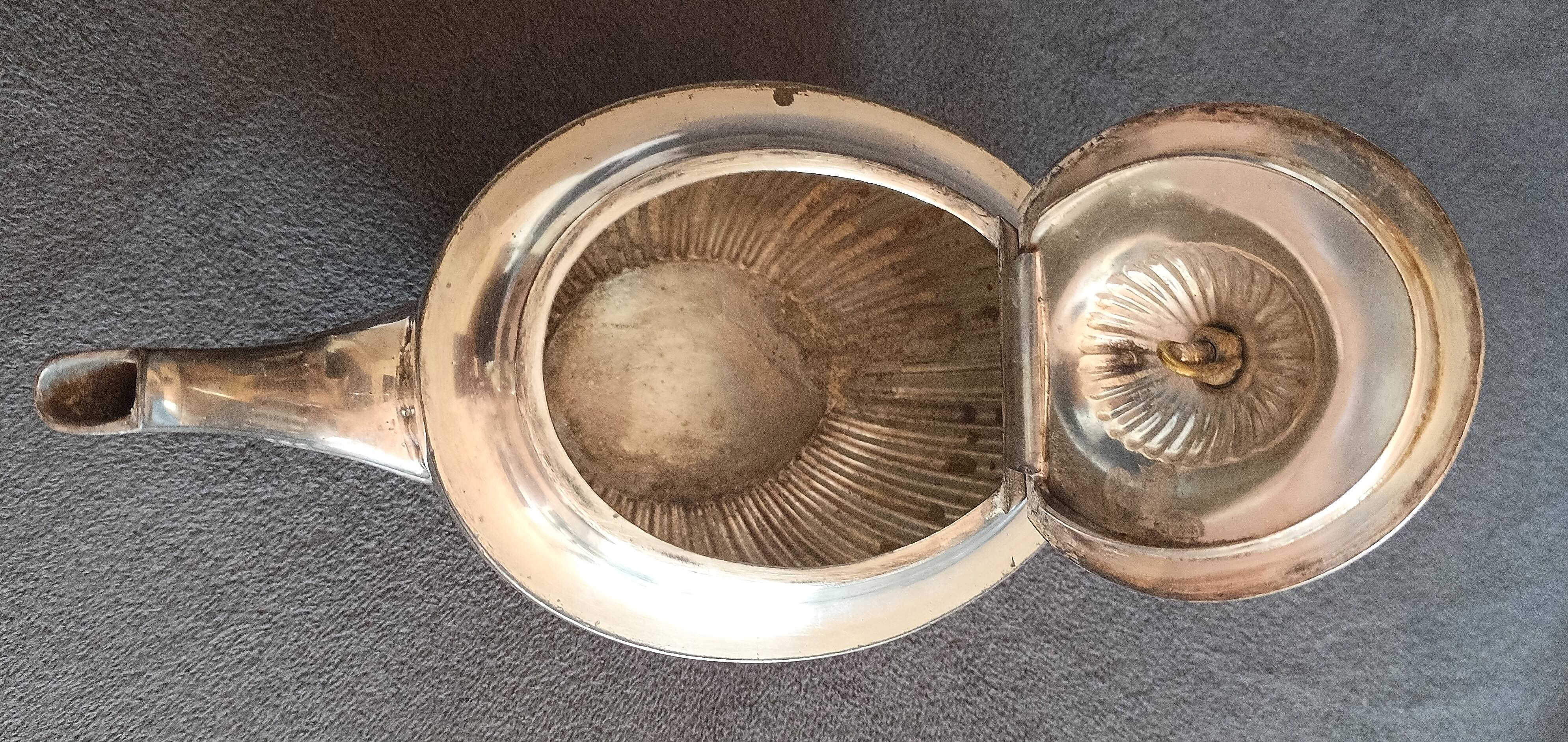 Art Deco teapot by William Hutton & Sons, silver-plated (EPBM), circa 1930.