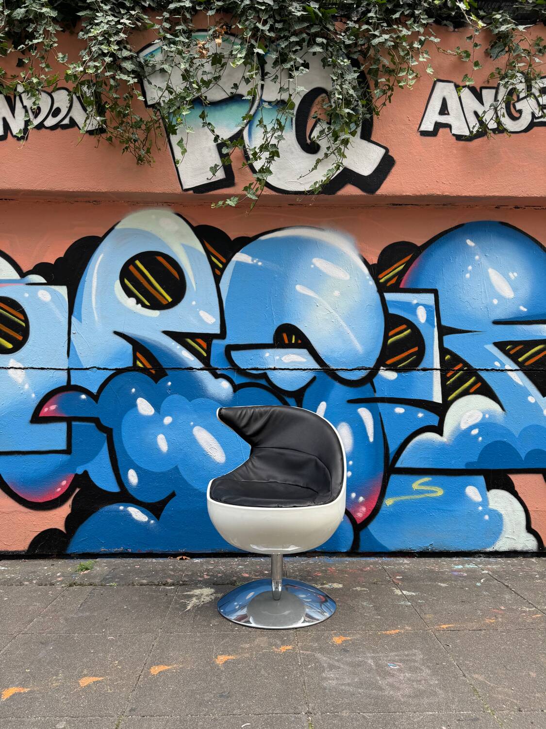 Vintage design armchair