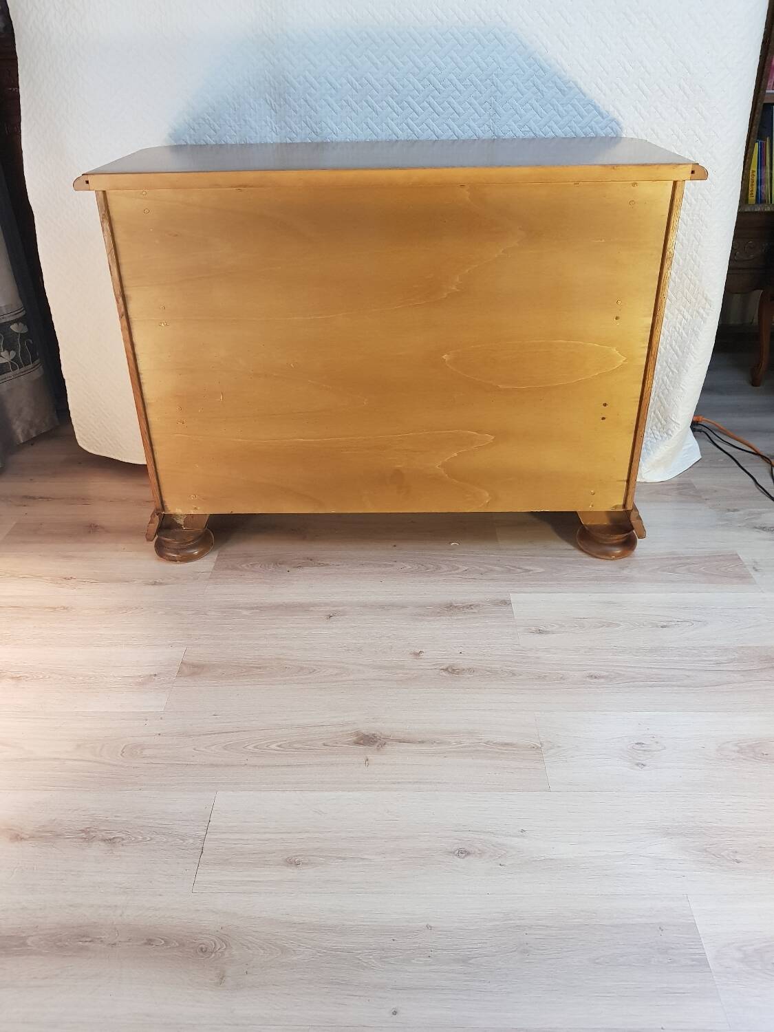 Commode vintage en bois massif