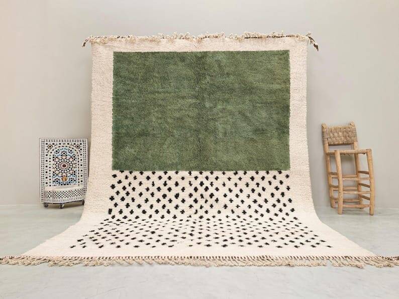 Handmade pure wool rug, size 140 x 260 cm.