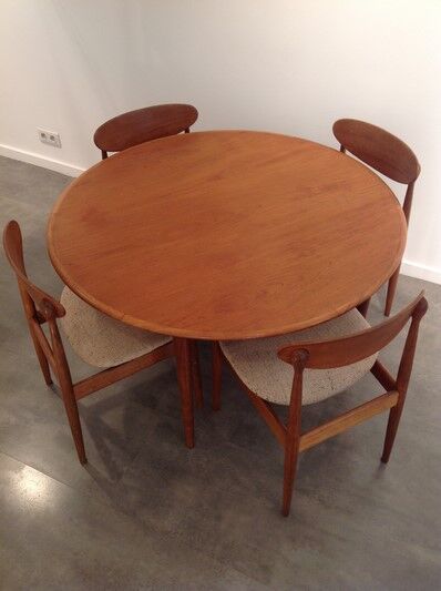 Set table and 4 chairs Parker Furniture