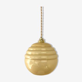 Suspension boule en opaline jaune pâle